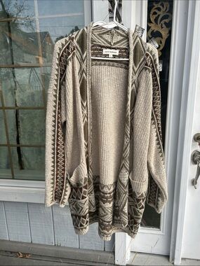 Lucky Brand Cream and Brown Cardigan with open front.